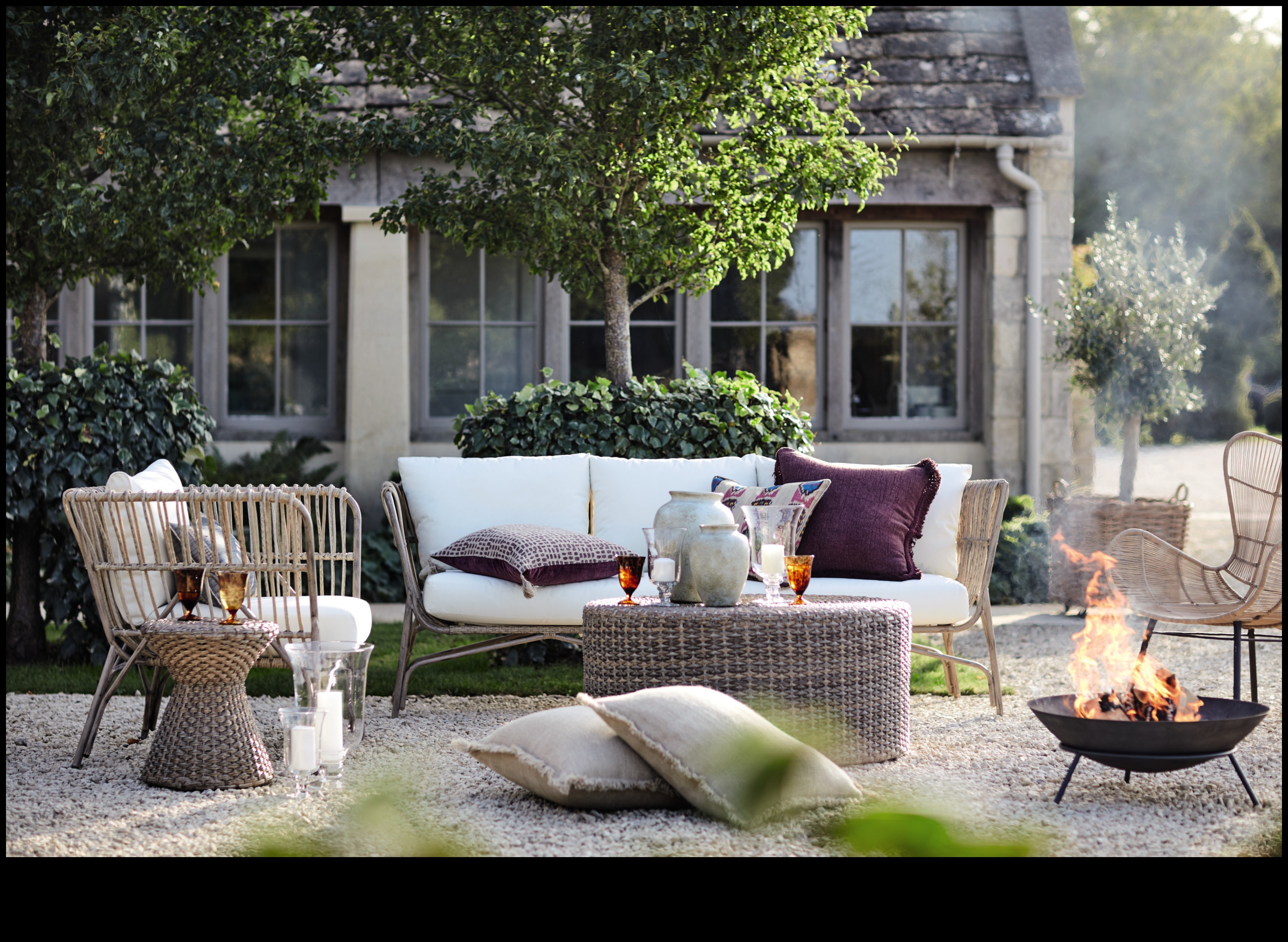 Confort sculptat: Dezvăluind alura de scaune în aer liber