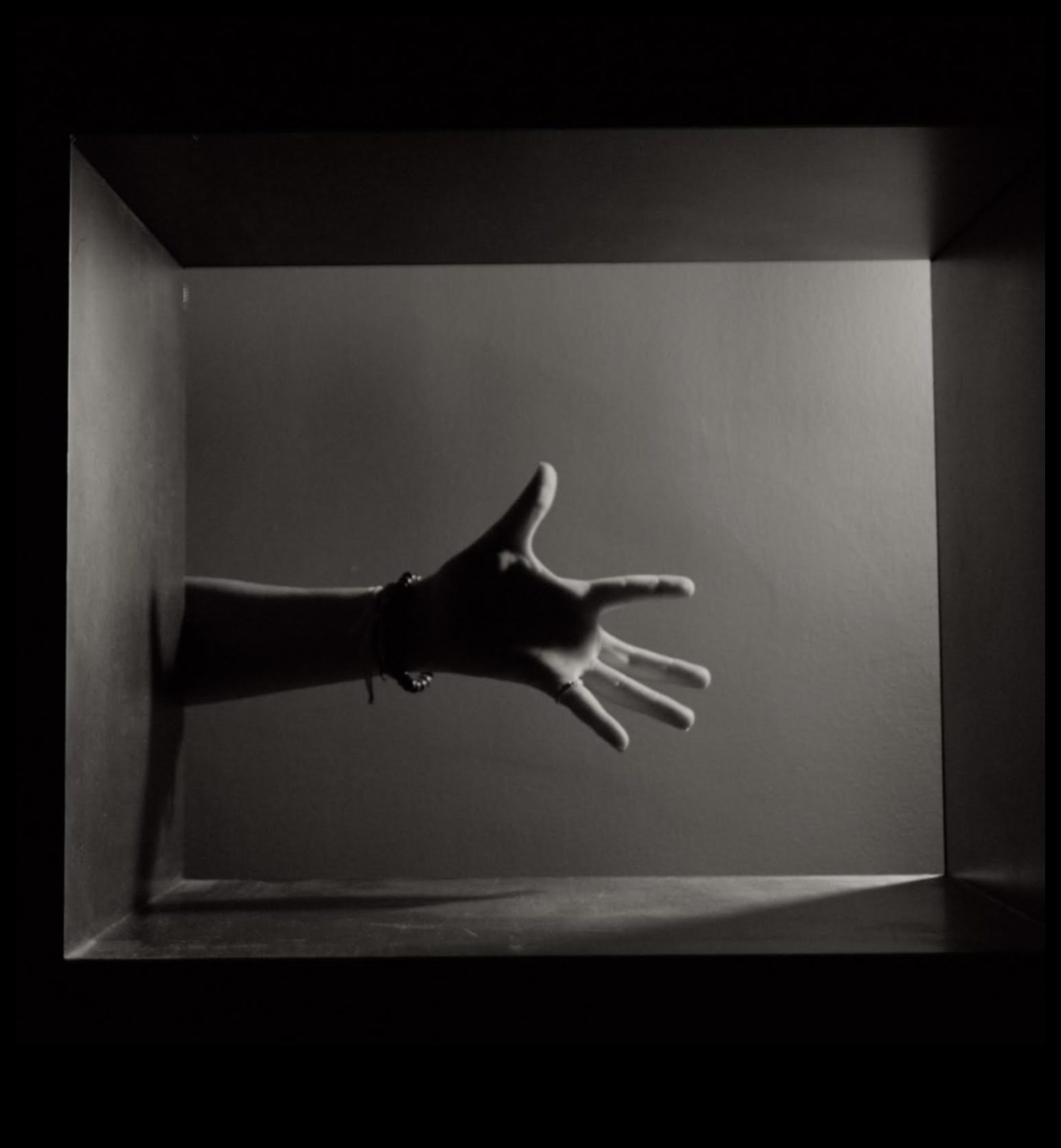 Șoapte de cerneală Descoperă secretele palmelor tale artistice 5 Șoapte de cerneală: secrete dezvăluite pe palmele tale artistice îndrăznețe