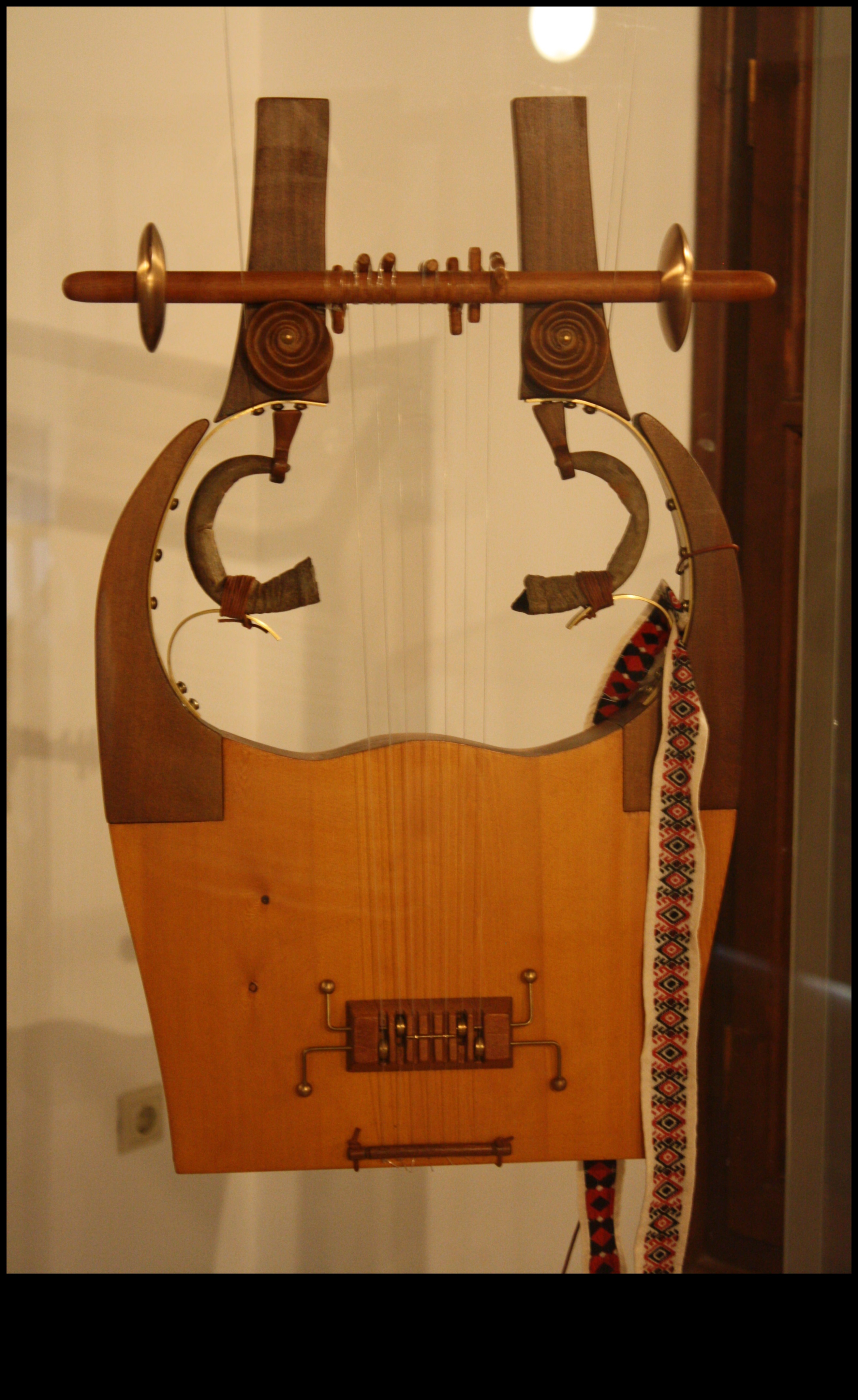 Imnuri elene: instrumente muzicale în Grecia antică