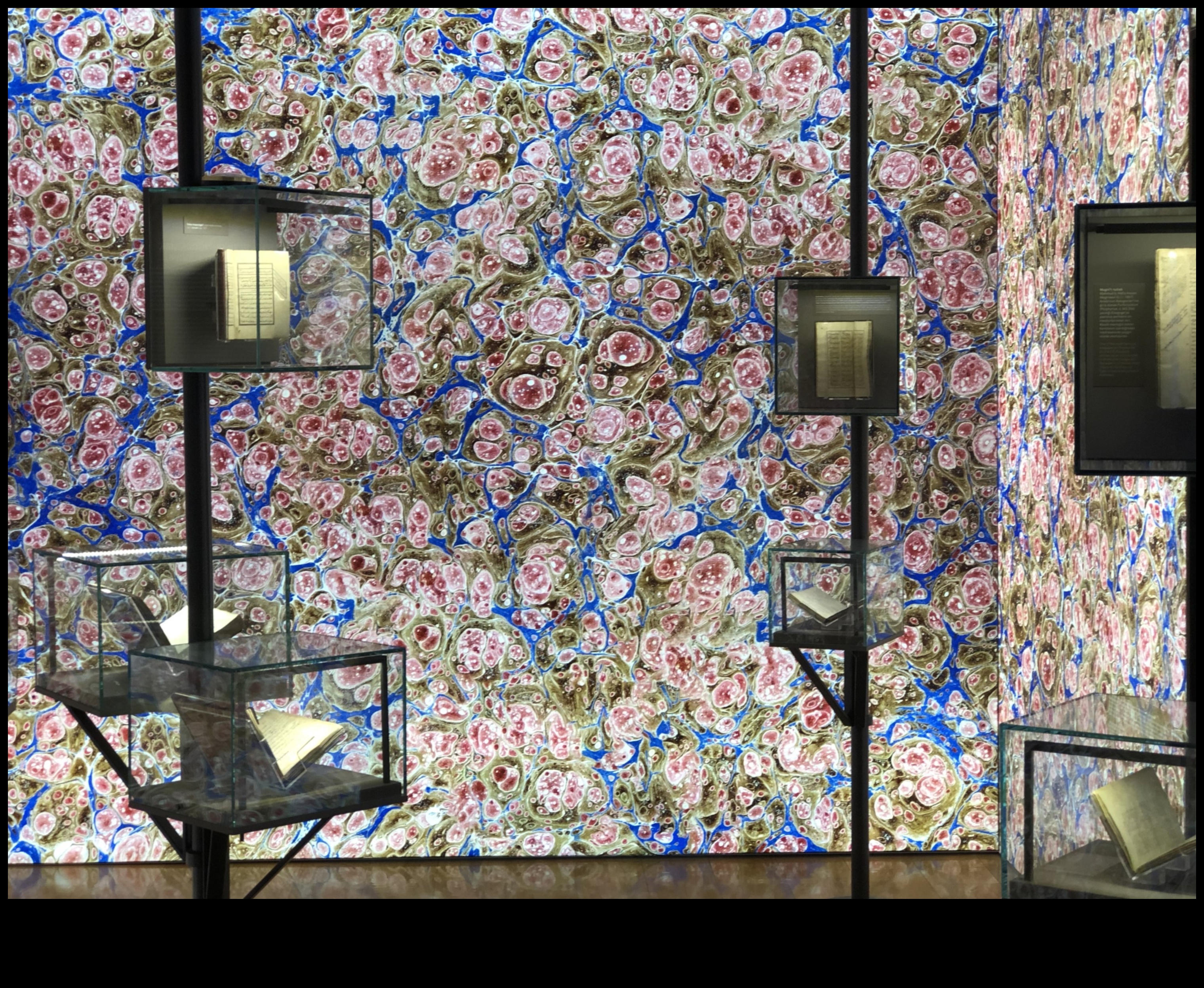 Iluminare cu cerneală: strălucește o lumină asupra modelelor radiante