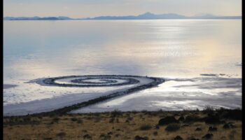 Land Art Legacies: Conversația artei moderne cu mediul