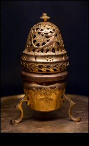 Vase strălucitoare: măiestria metalurgiei antice